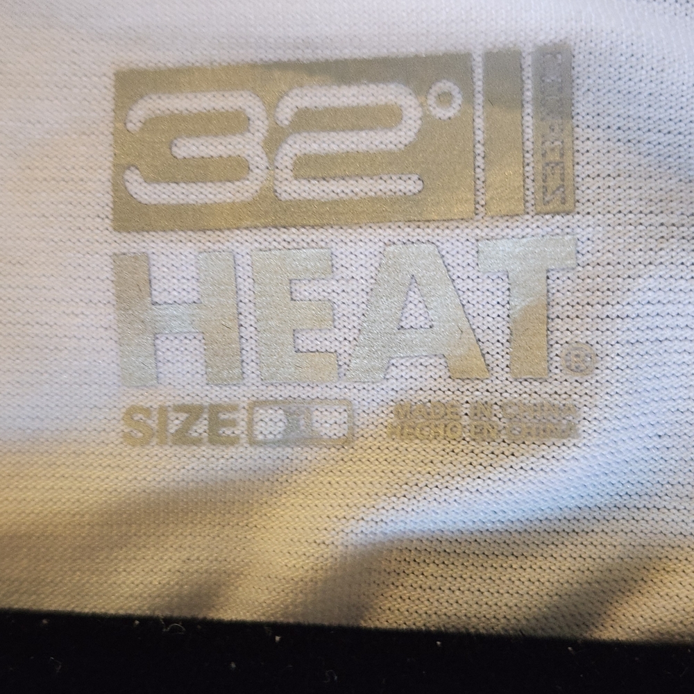 Bundle 32 Degrees Weatherproof Women's Black And White Shirt. SKU F10 - Picture 5 of 5